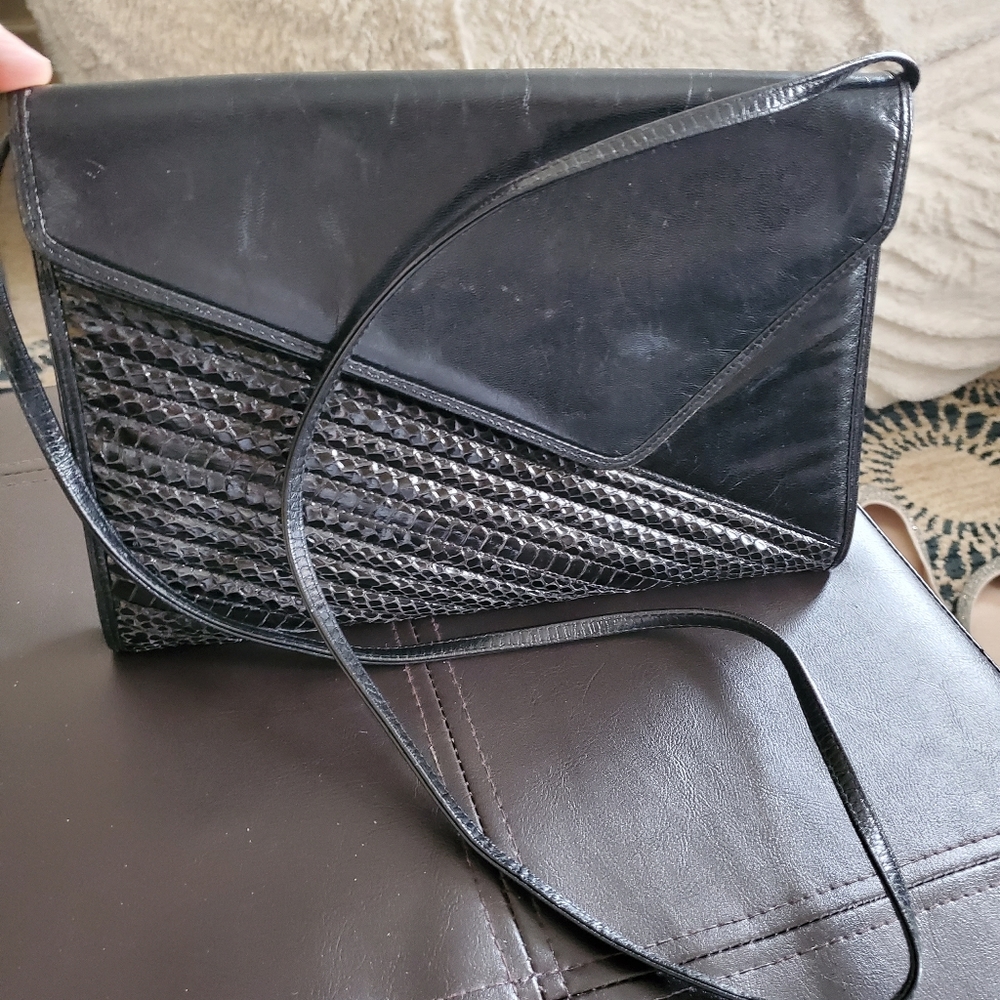 CASSIS Vintage black Purse. - Picture 5 of 11